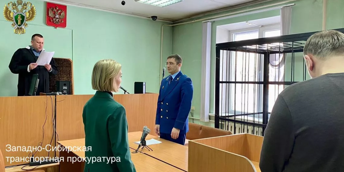 Экс-начальник вагонного депо в Сибири получил три года колонии за взятку