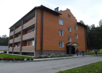 Андрей Травников: программа строительства служебного жилья в регионе будет продолжена