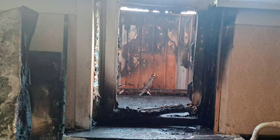 Четвероклассник спалил балкон свечой в Новосибирской области