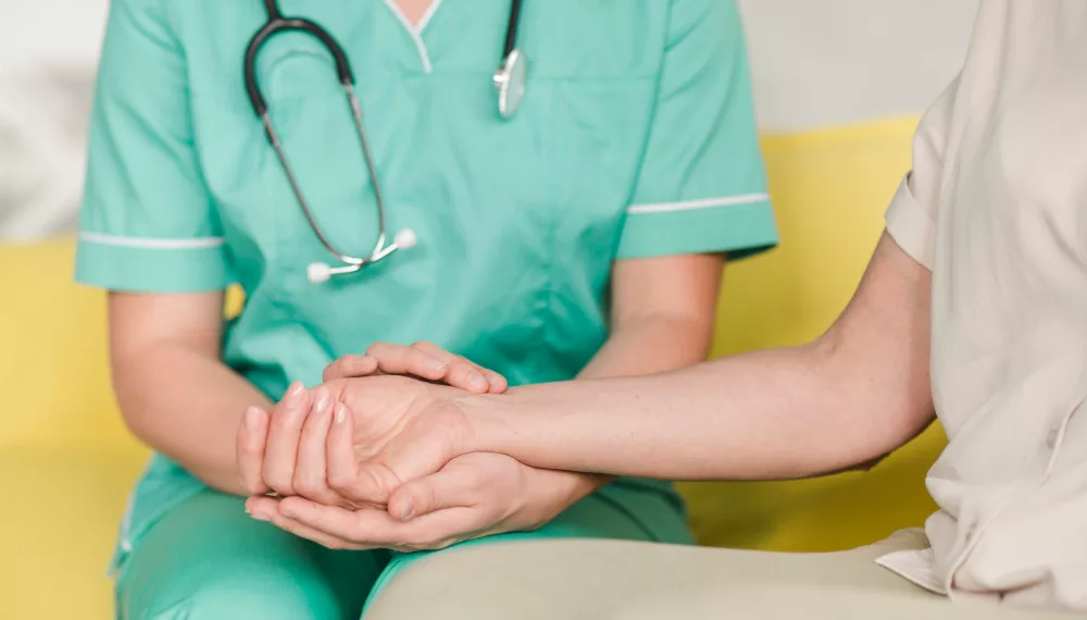 В Новосибирской области сиделкам, участвовавшим в нацпроекте, не выплатили зарплату