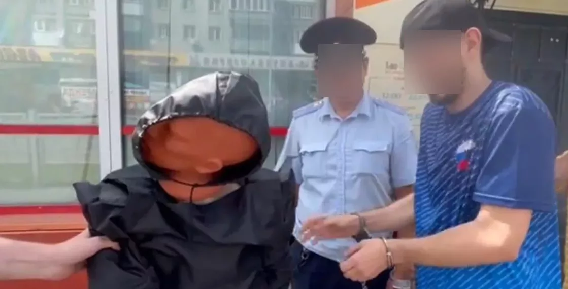 «Одного избил шваброй, а другому выстрелил в голову»: в Бердске будут судить местного агрессора