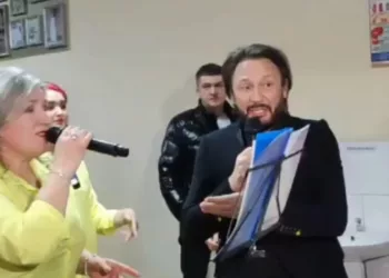 Певец Стас Михайлов проголосовал на выборах президента в Омске