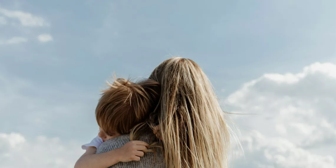 Мать с ВИЧ отдала детей в реабилитационный центр из-за отсутствия электричества дома