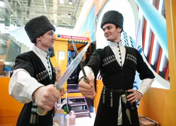 Вставка «Россия» на ВДНХ вызвала большой интерес у новосибирцев