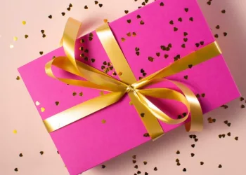 Опрос: 53% сибирячек мечтают о неожиданном подарке к 8 Марта
