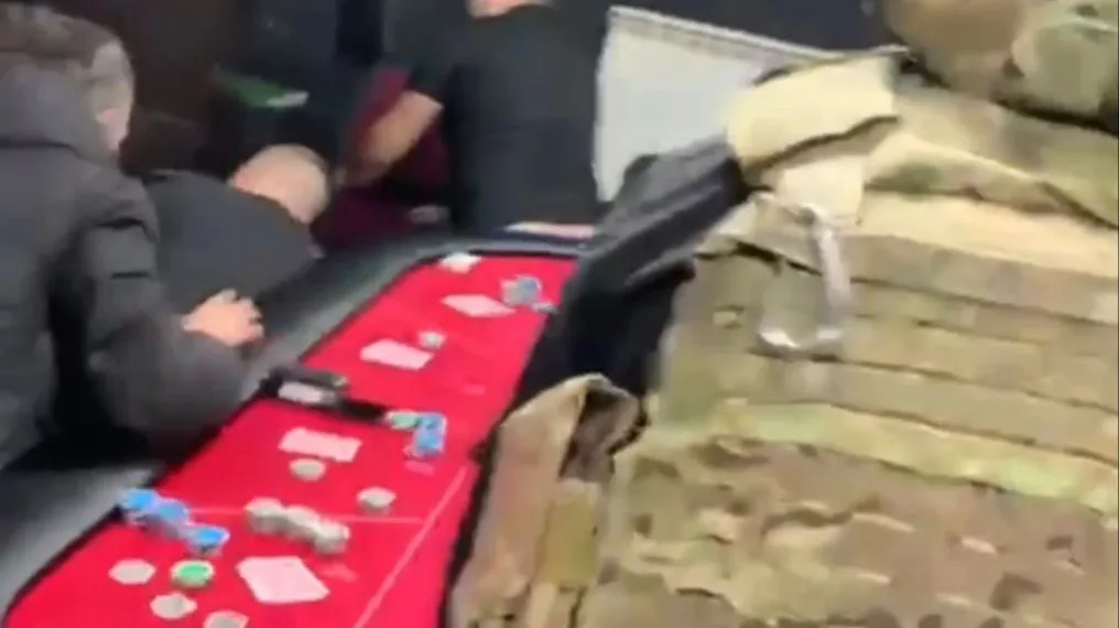 В Новосибирске на Богдана Хмельницкого накрыли подпольный покерный турнир