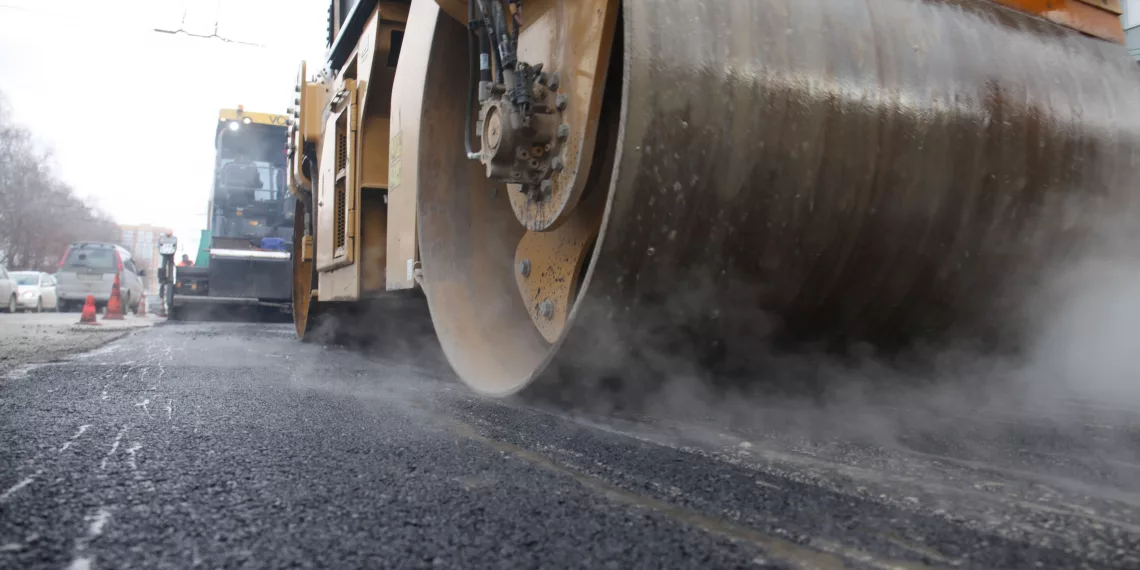 На ремонт тротуаров в Новосибирске выделят 300 млн рублей в 2024 году