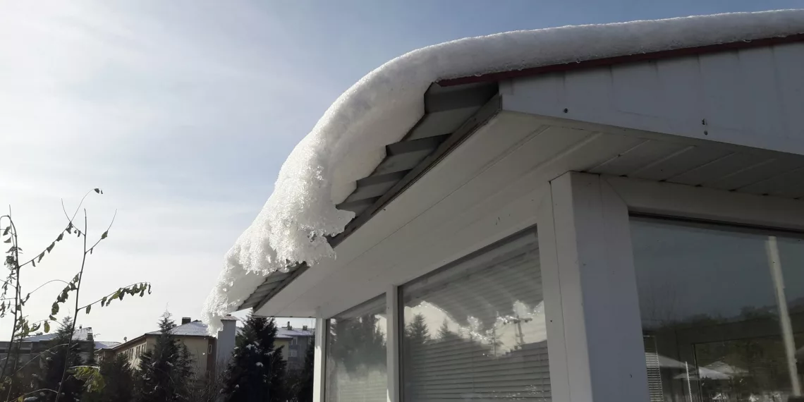 О повышении опасности в Новосибирской области из-за переменчивой погоды предупредили жителей