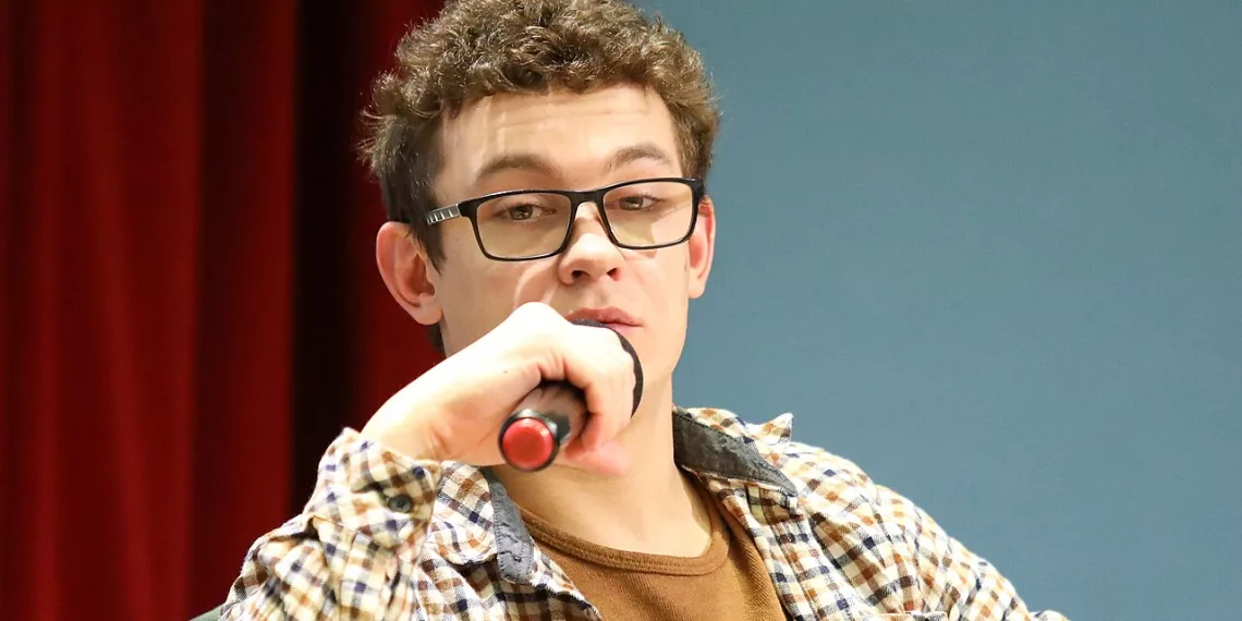 Никита Кологривый устроил дебош в ресторане Новосибирска и домогался до официантки