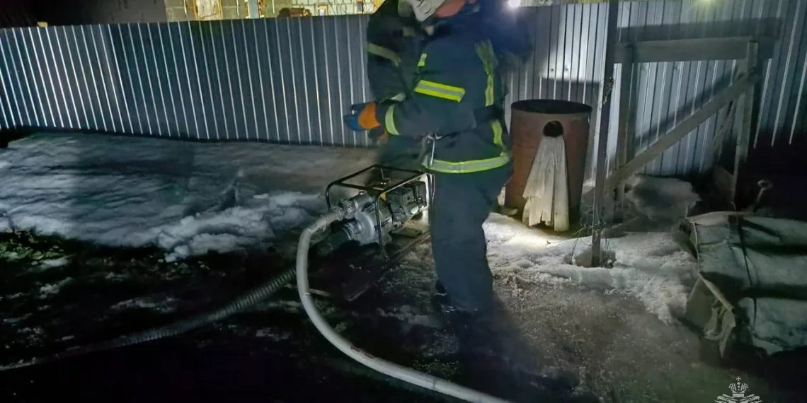 В селе Алтайского края ввели ЧС из-за наводнения