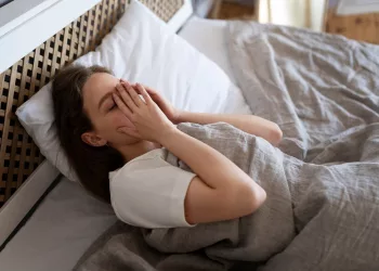 Выяснилось, какие продукты вызывают бессонницу у женщин