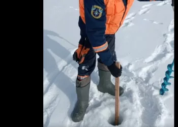 Новосибирцев предупредили об опасности тонкого льда на Оби