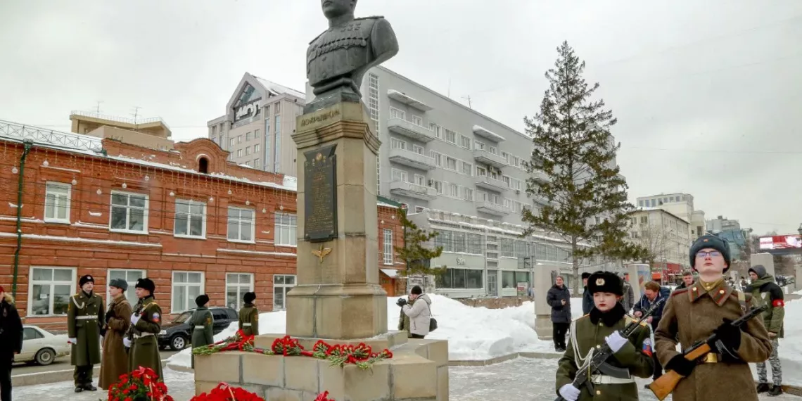 В честь 111-летия: в Новосибирске почтили память прославленного летчика-истребителя Александра Покрышкина