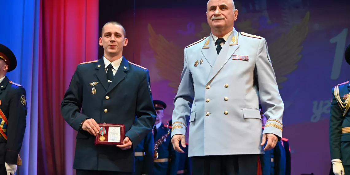 Новосибирца наградили медалью за спасение шестерых людей из пожара