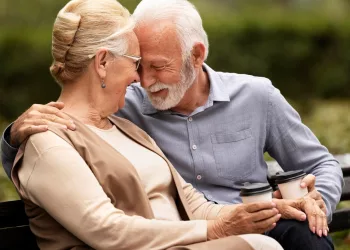 Супружеские пары смогут получить выплаты за долгий брак в Новосибирске