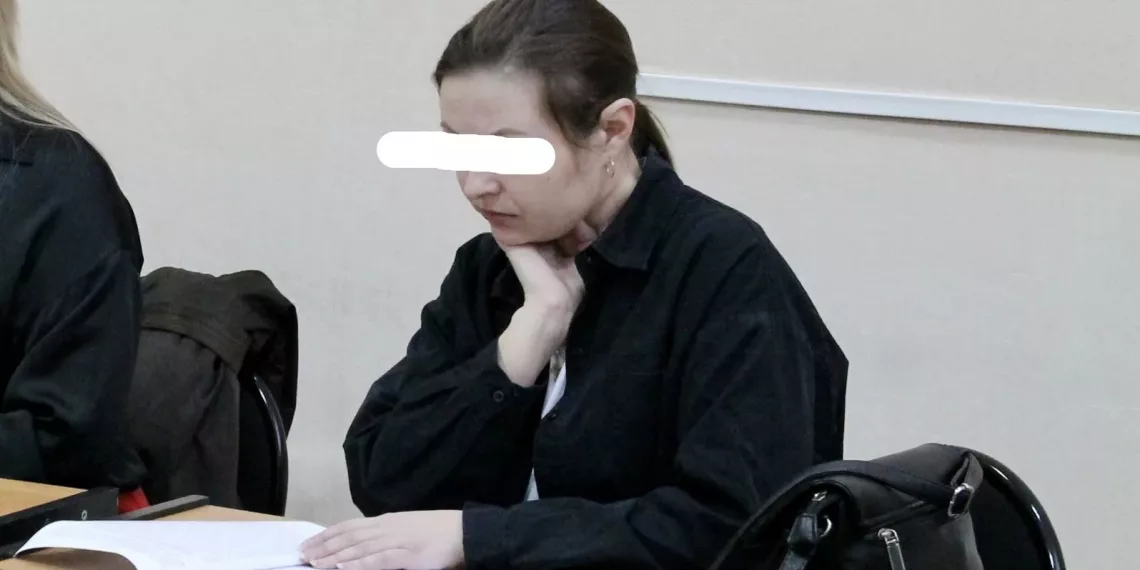 В Новосибирске суд смягчил экс-приставу наказание по делу о взяточничестве