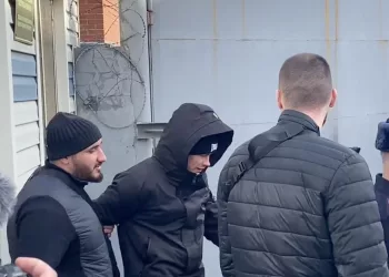 Актёра Никиту Кологривого выпустили из спецприёмника в Новосибирске