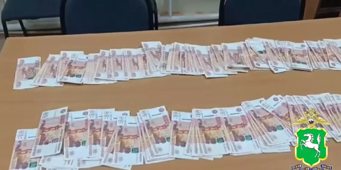 Житель Томской области украл миллион рублей у знакомого и закопал деньги в огороде
