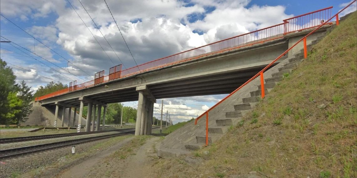 В Сузунском районе временно закрыли путепровод