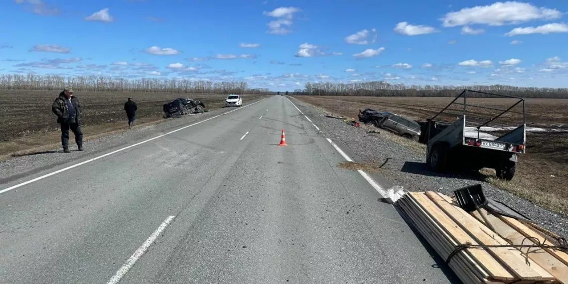 Кроссовер с прицепом спровоцировал смертельное ДТП в Новосибирской области