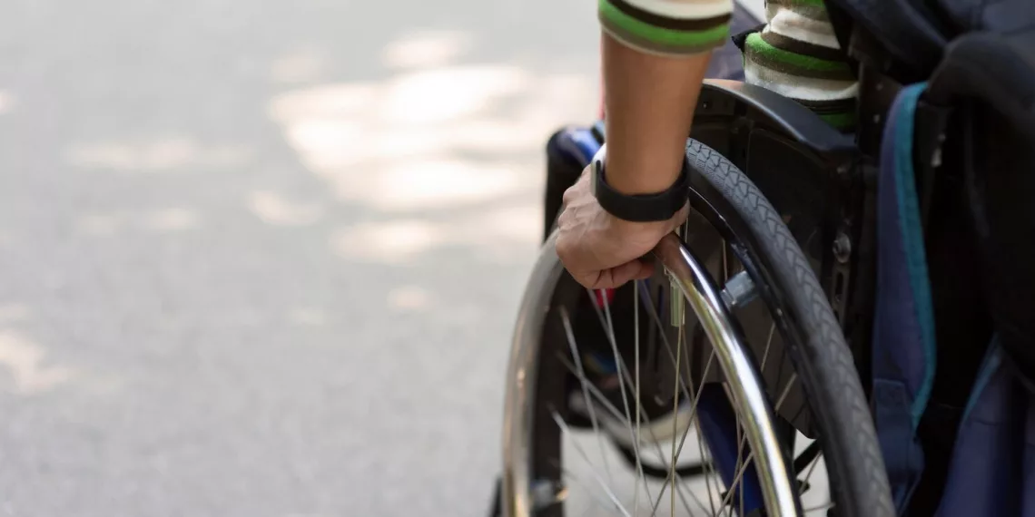 Неинклюзивный Новосибирск: инвалиды массово жалуются на отсутствие безбарьерной среды в медучреждениях