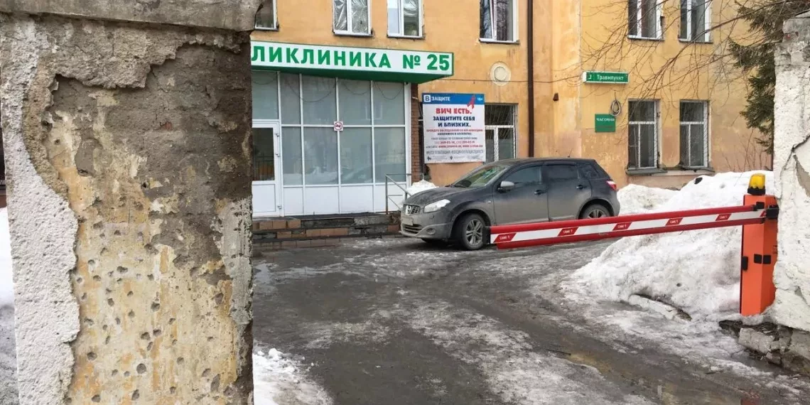 В Новосибирске суд потребовал отремонтировать дороги больничного городка «ГКБ №25»