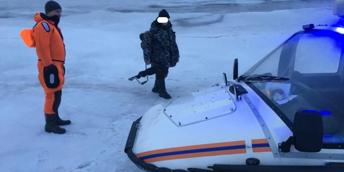 В Новосибирске спасли потерявшегося на льду пенсионера