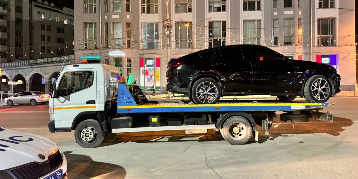 В Новосибирске эвакуировали 4 автомобиля после рейда на пл Ленина