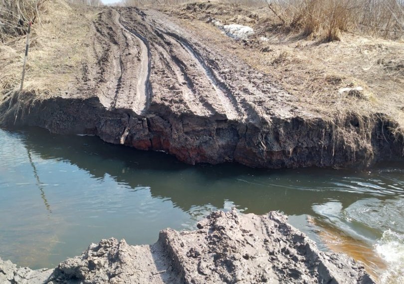 В Кыштовском районе из-за паводка закрыли дорогу