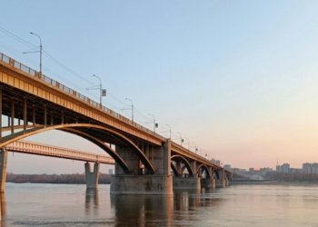 Уровень воды Оби в Новосибирске приблизился к критическим отметкам