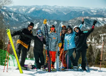 Более 210 тысяч туристов посетили Манжерок этой зимой