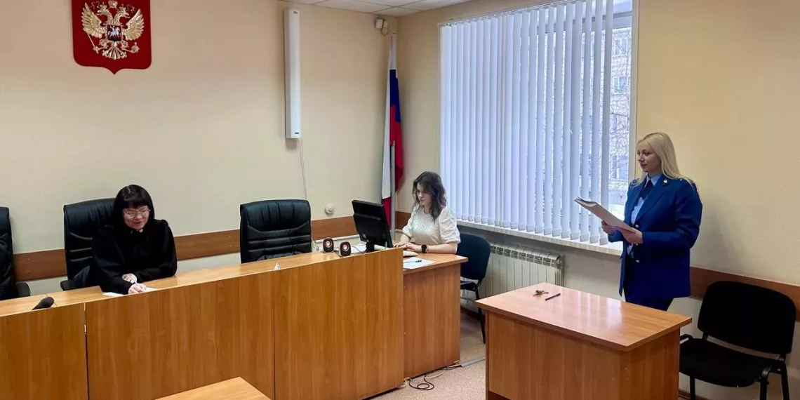 «Подделал документы»: в Бердске экс-директора МКУ осудили за не спиленное дерево