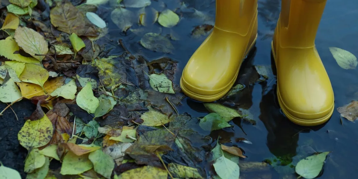 Шестилетняя девочка погибла, упав в ливневую канализацию в Прокопьевске