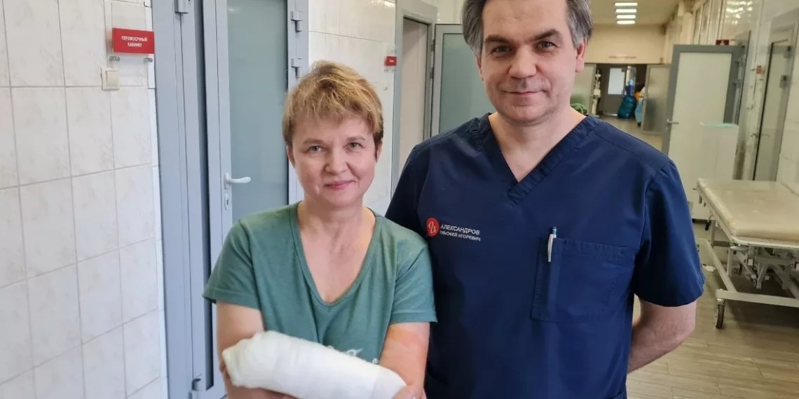 После нападения медведя врачи восстановили руку женщине в Новосибирске