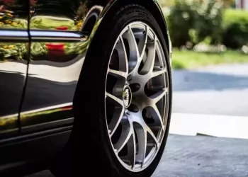 За отказ снять тонировку водителю из Новосибирска грозит арест