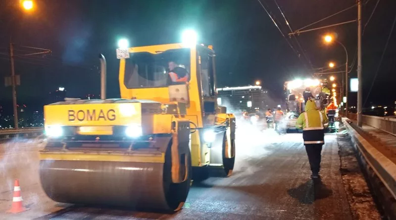 Укладку асфальтобетона на Димитровском мосту начали в Новосибирске