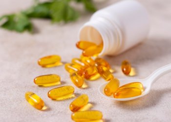 Химик рассказала, когда витамины становятся опасными