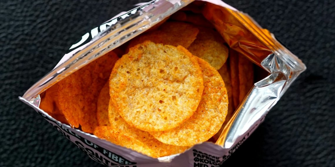 В России проведут эксперимент по маркировке соусов и чипсов