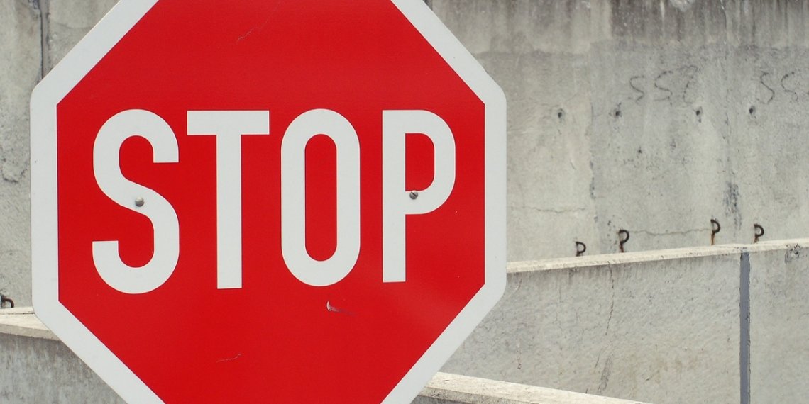 В Новосибирске до конца апреля закрыли два участка проезжей части