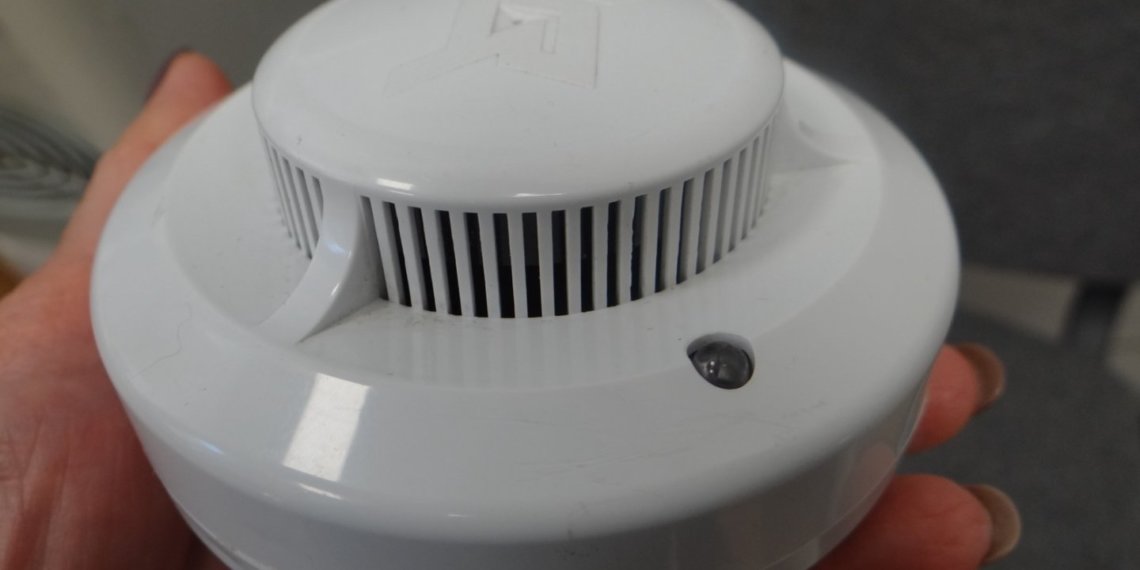 Где новосибирским многодетным семьям бесплатно получить пожарные извещатели — рассказали в мэрии