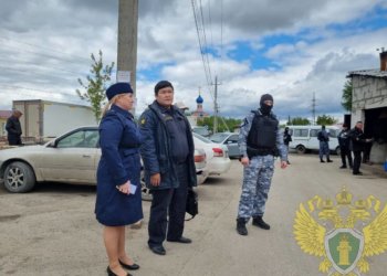 Нелегальные кафе мигрантов закрыли на Хилке в Новосибирске