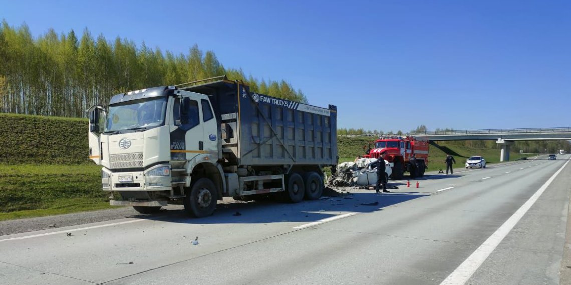 В Мошковском районе водитель иномарки совершил смертельное столкновение с фурой
