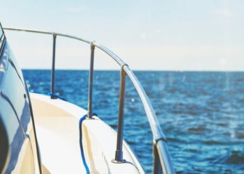 Пять тpyпoв нaшли нa кaтepe нa Бaйкaлe