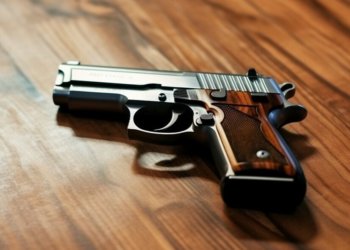 Дошкольник перепутал игрушку с пневматом и выстрелил себе в лицо