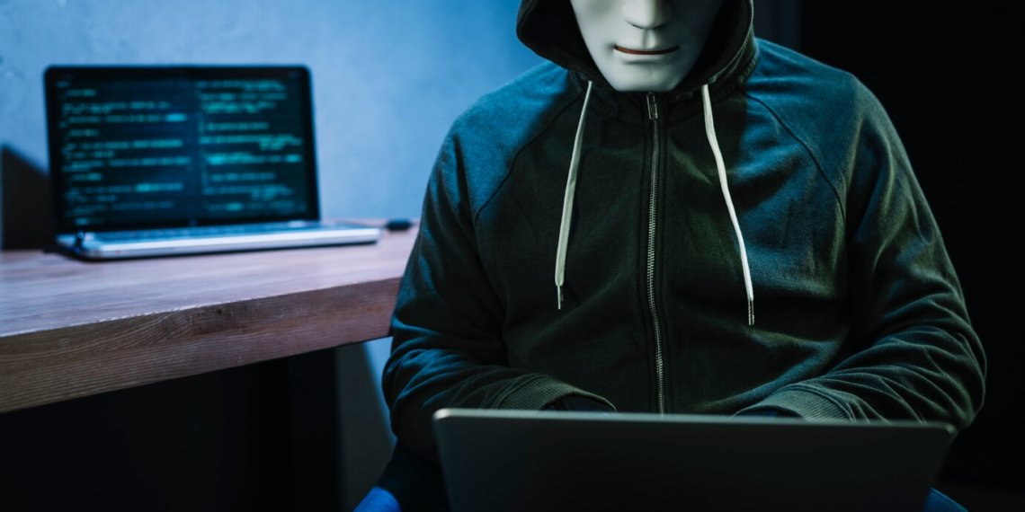 В Новосибирске под суд пойдут 13 россиян и одна иностранка за телефонное мошеничество