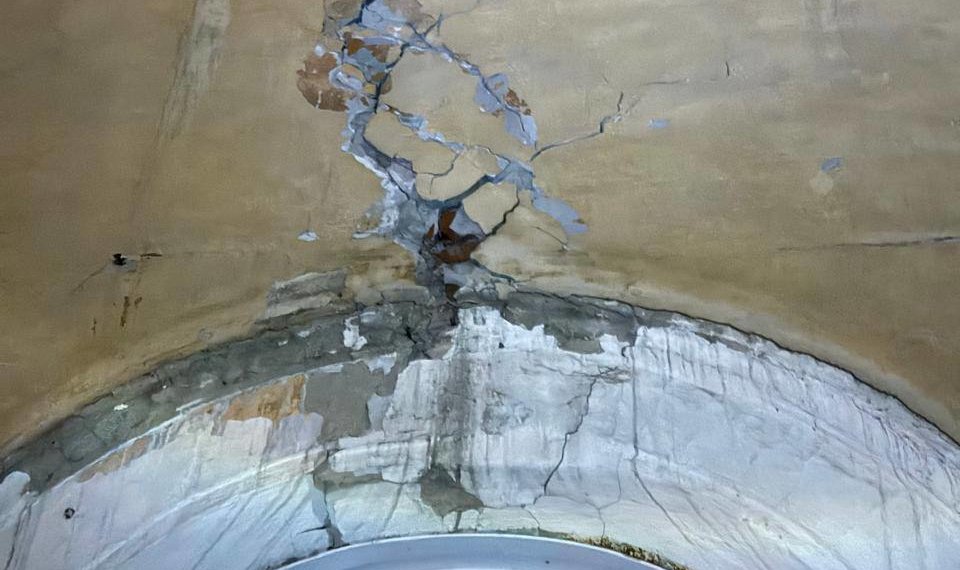 Мэр Новосибирска прокомментировал экстренную эвакуацию жильцов из-за трещин в доме