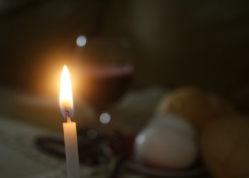 В Новосибирской области продажи пасхальных свечей резко выросли на 1400%