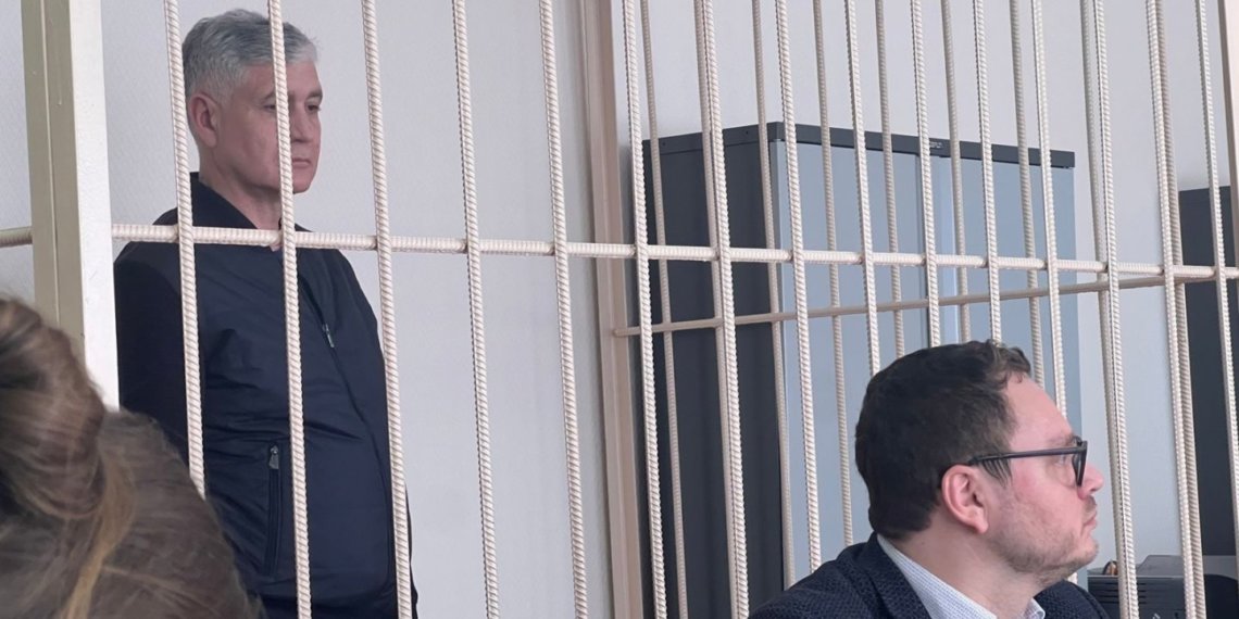 В Новосибирске суд продлил экс-начальнику дептранса меру пресечения