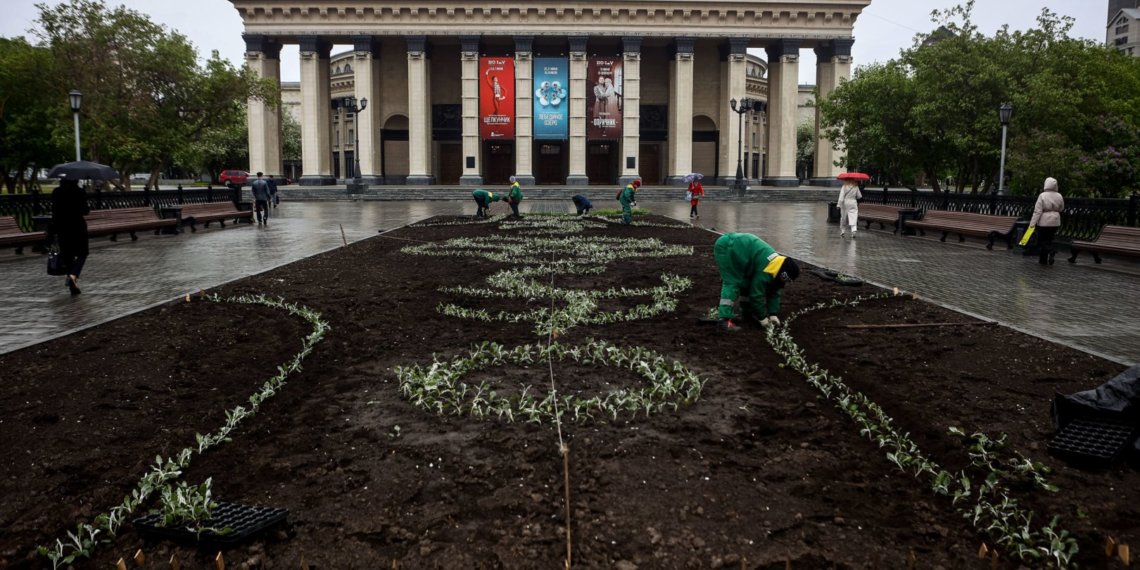 Клумбы с мотивами сибирской флоры и фауны появятся в Новосибирске