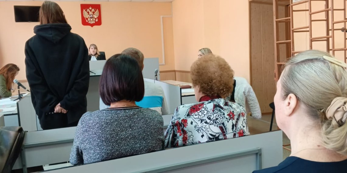 В Новосибирской области судят 16-летнюю мошенницу, которая украла у пенсионеров 200 тысяч рублей